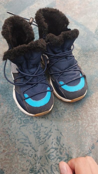 Vând ghetuțe M 26 stare f buna