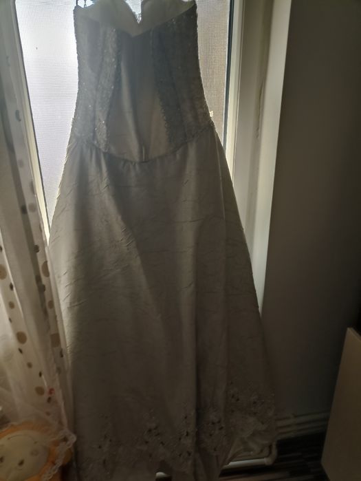 Rochie mireasă, purtata o singura data
