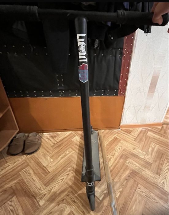 Срочно Продам самокат тоюковой LIMIT