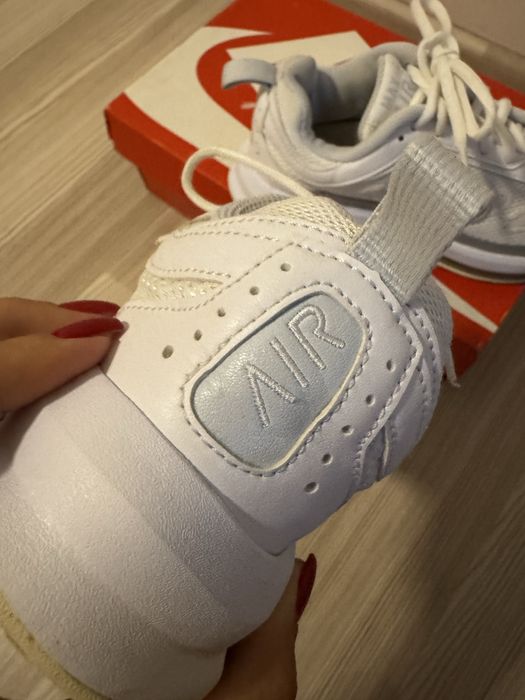 Бели маратонки Nike
