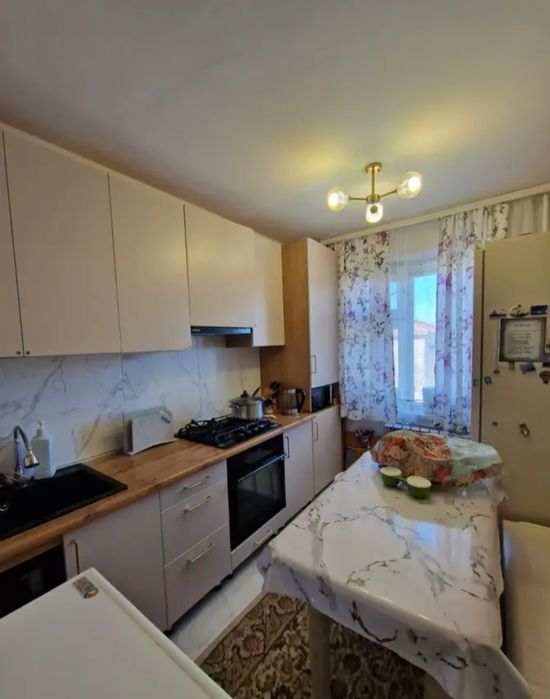 Продаём 4-х комнатную квартиру