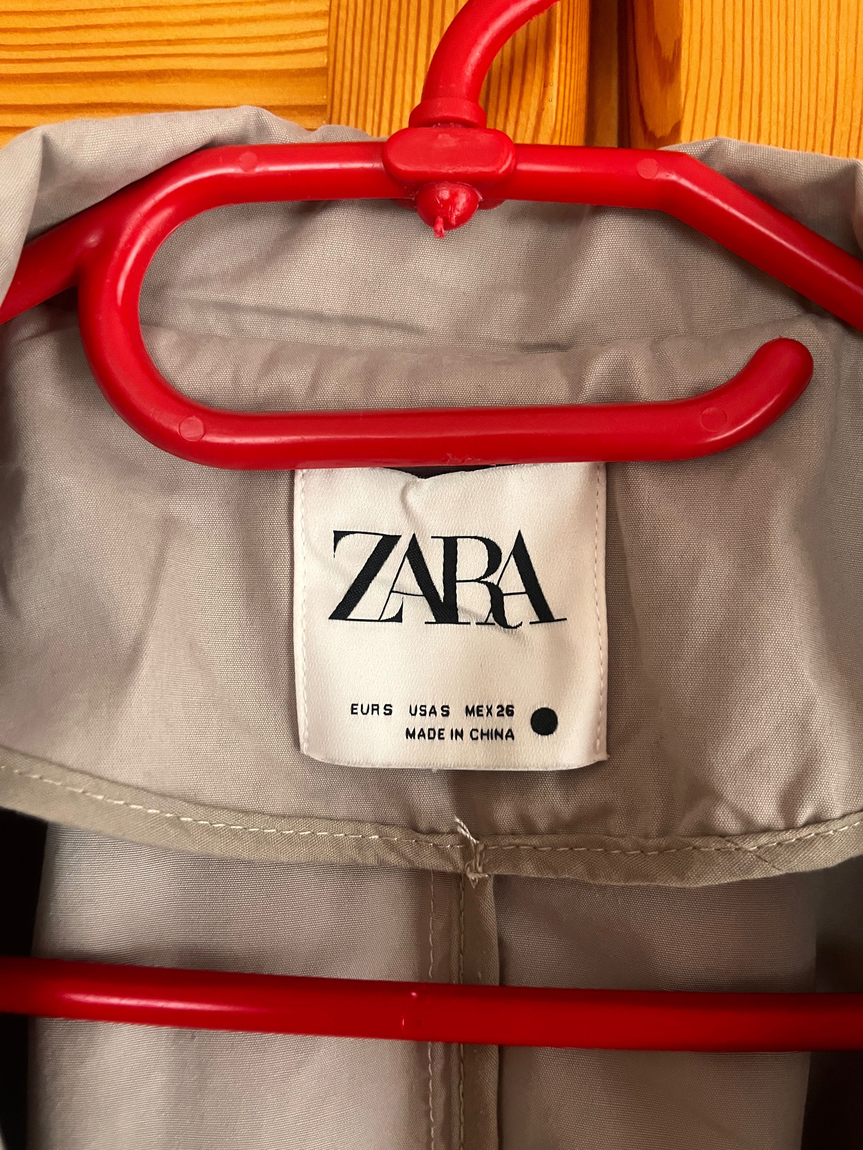 Дълъг шлифер на Zara