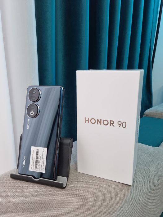 Honor 90 /12 GB RAM /512GB
