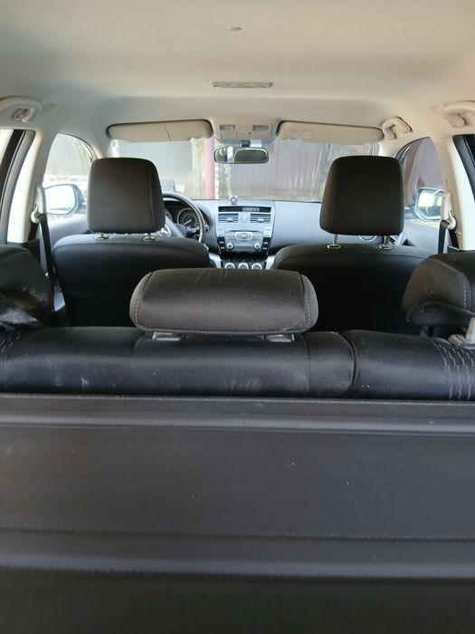 Mașina Mazda benzină