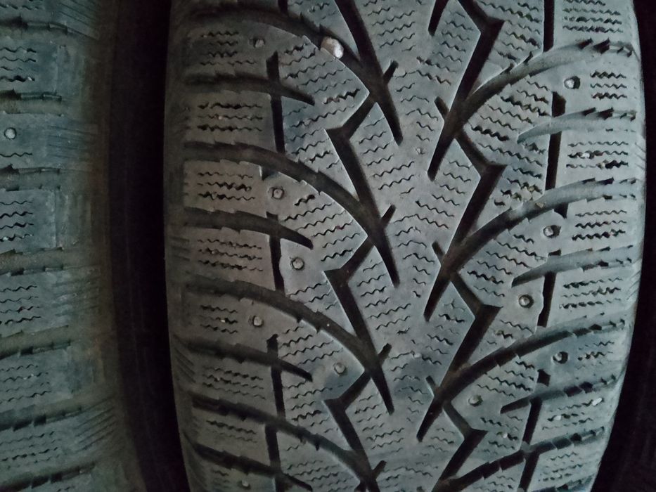 Резина зимняя в отличном состоянии