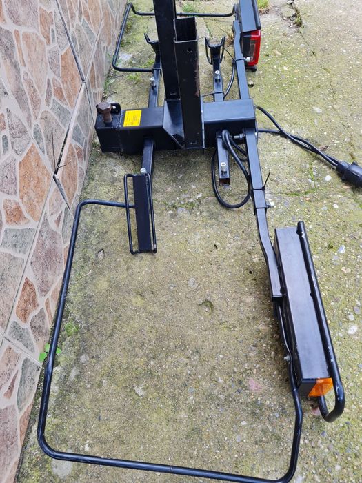 Продавам багажник за теглич за две колела