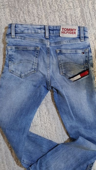 Tommy H jeans ca nou nr 128 pret 100 ron