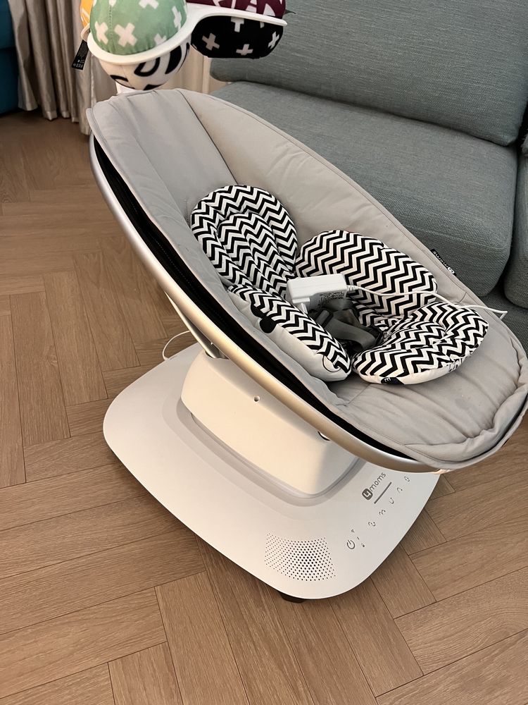 Шезлонг Mamaroo 5 4moms