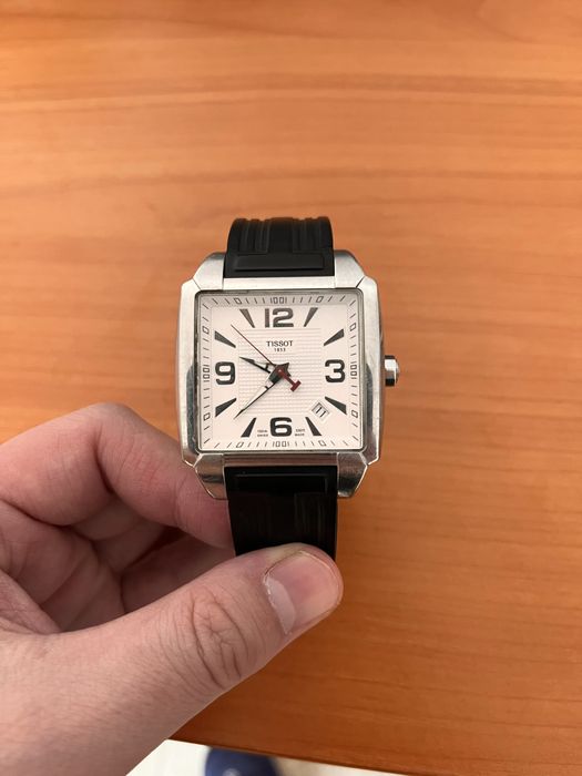 Наручные часы TISSOT