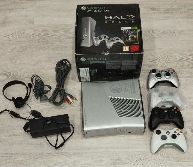 XBOX 360 slim Halo Edition