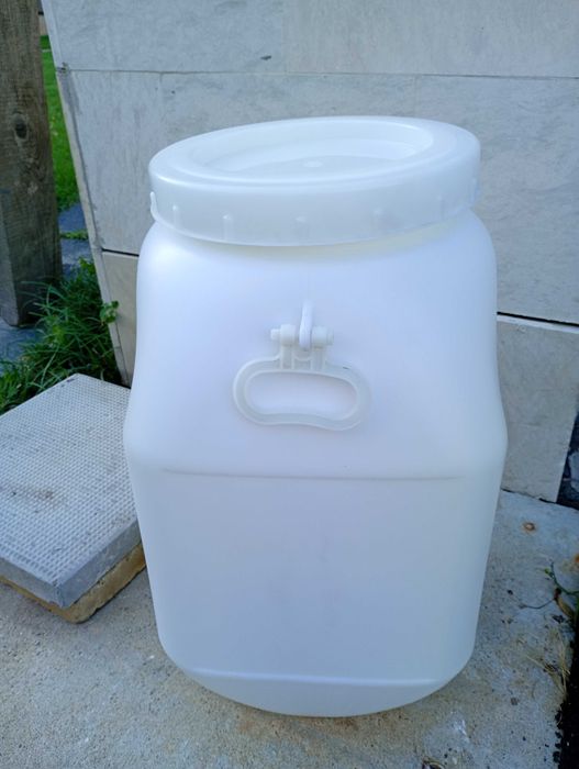 Бидони и туби ..