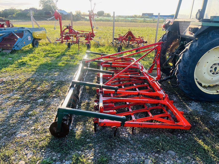 Grapa cu colti si tavalugi 4.10 m latime, pliabil hidraulic Vogel Noot