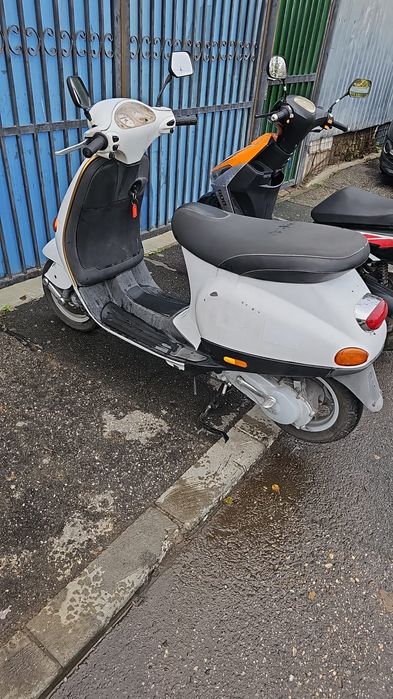 Vând scutere 2022