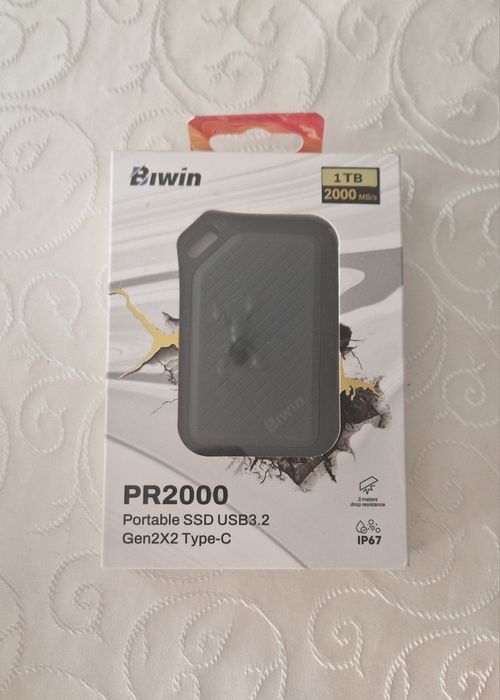 Hard disk extern portabil nou