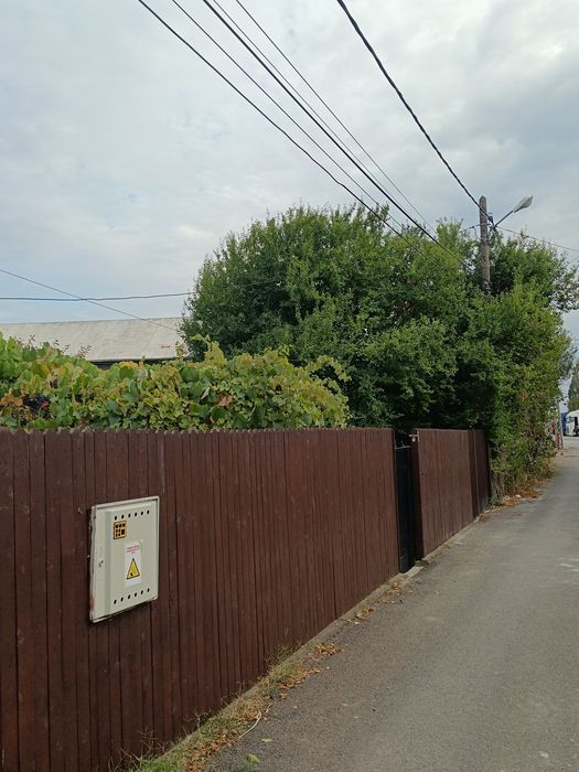Vând casa cu teren 1000 m2