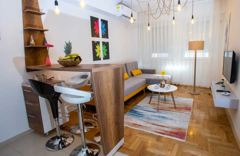 Дава се под наем Едностаен апартамент в Пловдив, Център - 41 кв.м за 204 € - Снимка #1