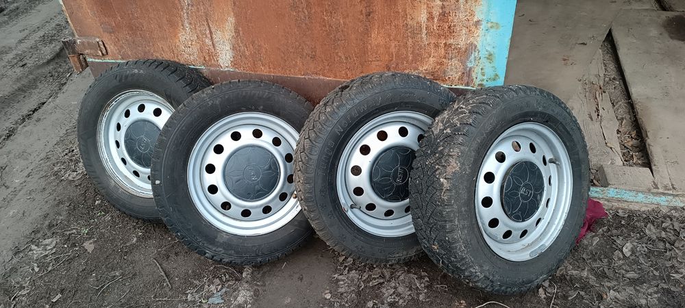Продам зимние колеса R14