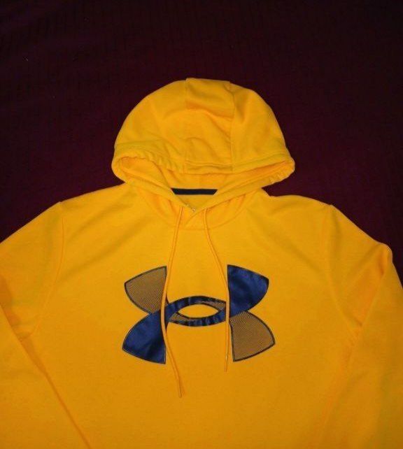 Из Америки толстовка с капюшоном бренда Under Armour