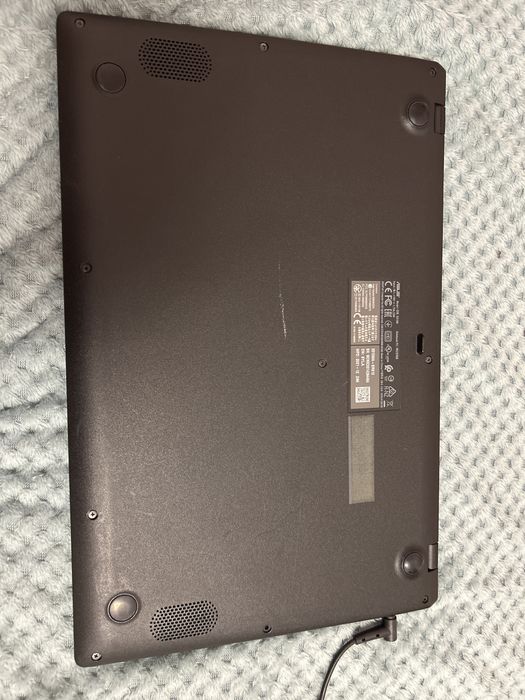 Laptop ASUS E510MA-BR610/ 15’6”-SSD 256 GB, 4 GB RAM