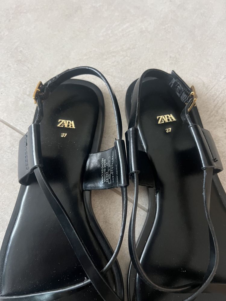 Летни сандали Zara