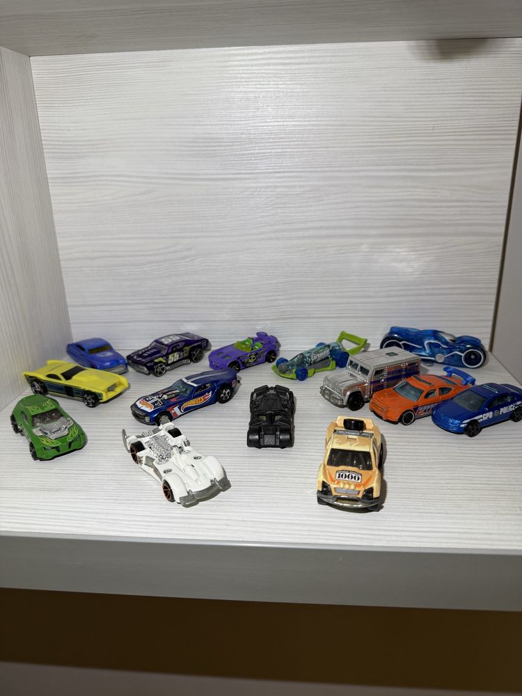 Hot Wheels и Matchbox колички