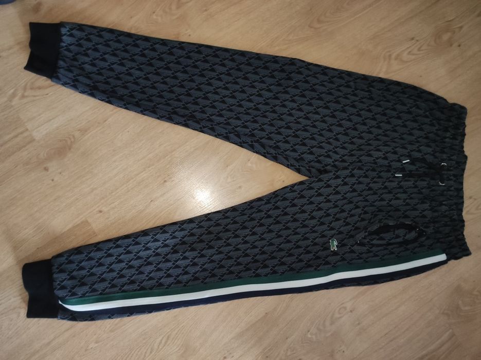 Pantaloni lacoste