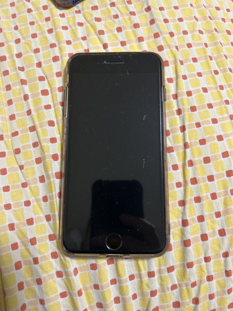 Продавам iPhone 8 plus