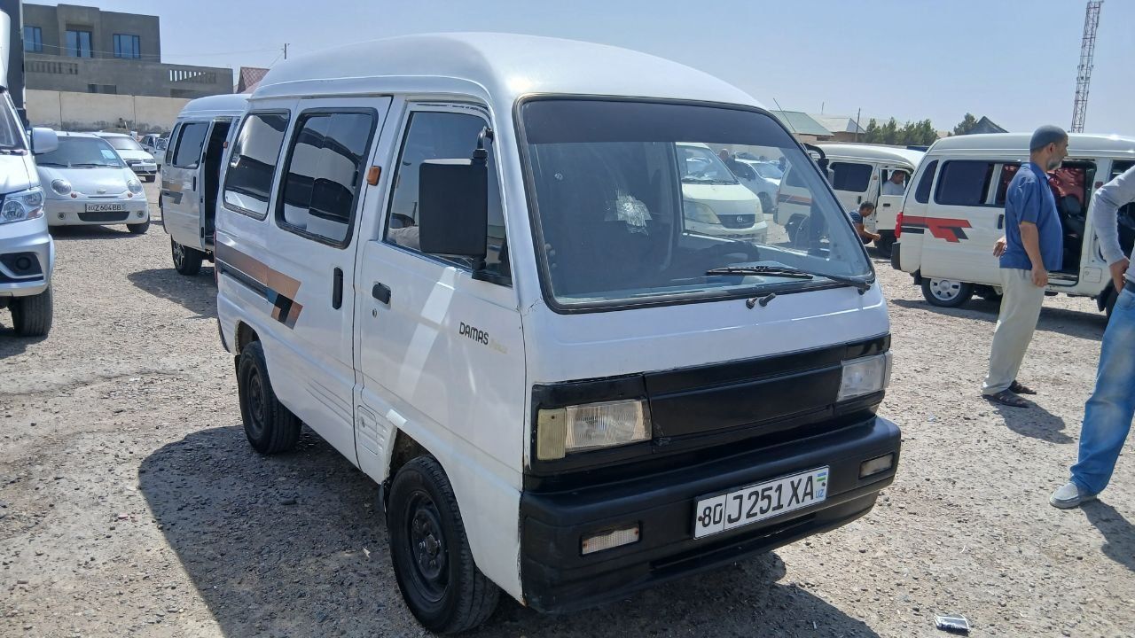 Продаётся дамас  2001 года  в средней состаянем