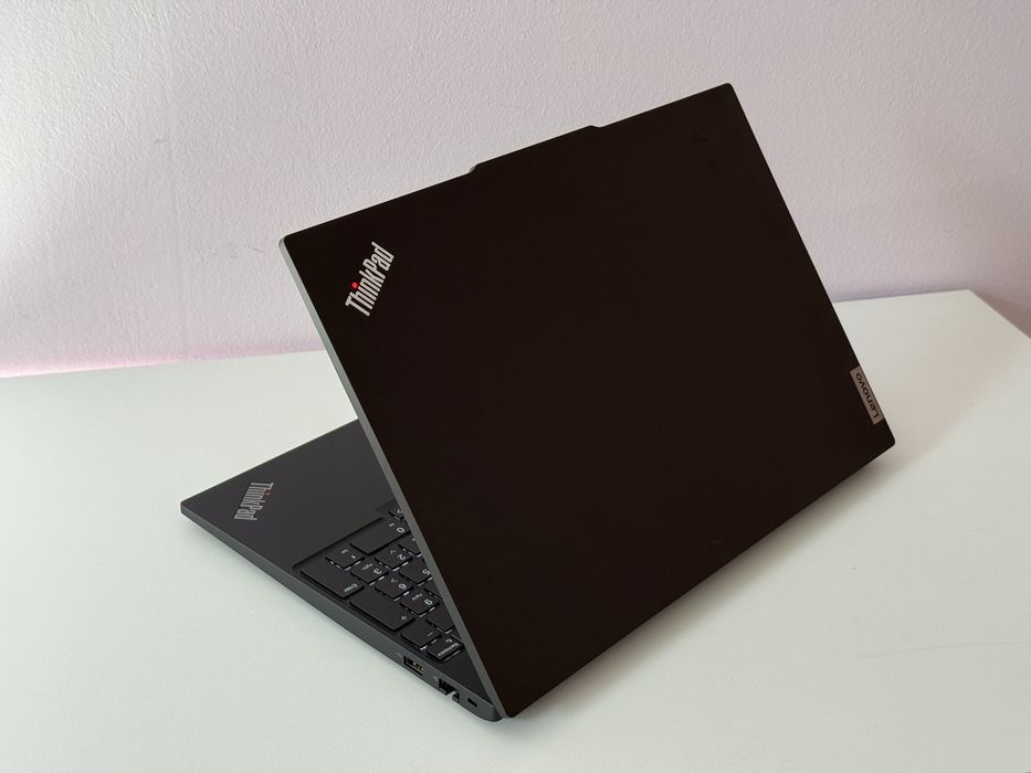 16’Full HD+ IPS/i5-1335u/Lenovo Thinkpad E16/16GB DDR4/512GB SSD/