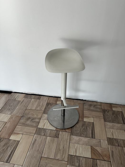 Vand scaun tip bar