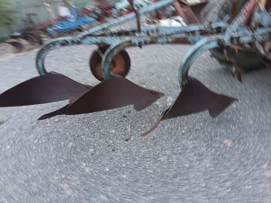 Plug -3 brazdare Kverneland