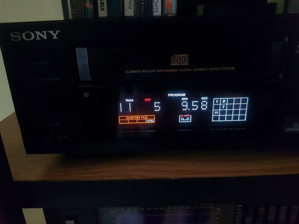 Sony CDP 915 CD Player TOP (video)