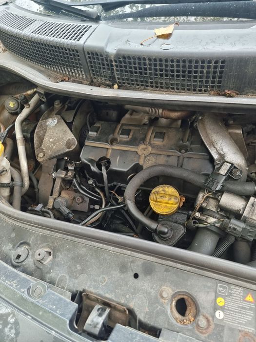 Dezmembram Renault Scenic 1,9 an 2008
