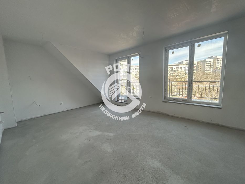 Продава се Тристаен апартамент в Пловдив, Кючук Париж - 100 кв.м за 1175 €/кв.м - Снимка #1