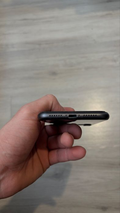 Iphone 11 64 Gb baterie 72%