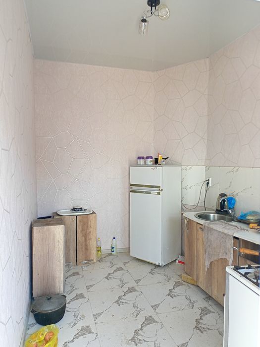Hovli sotiladi 1.5 sotix