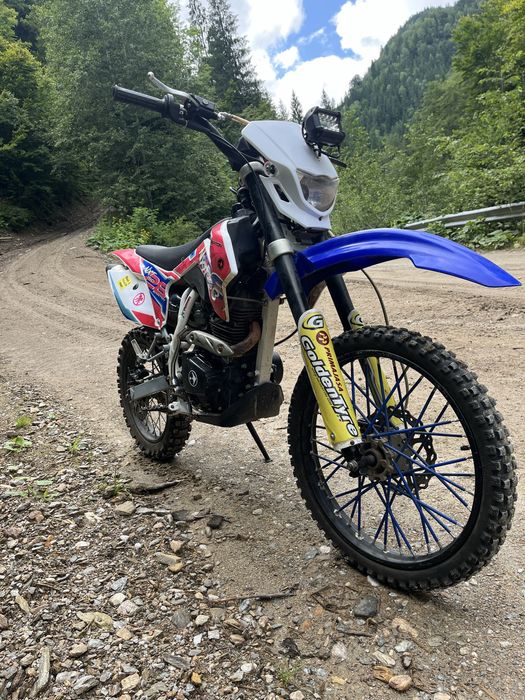 Vând cross barton nxt 150cc perfect estetic si functional