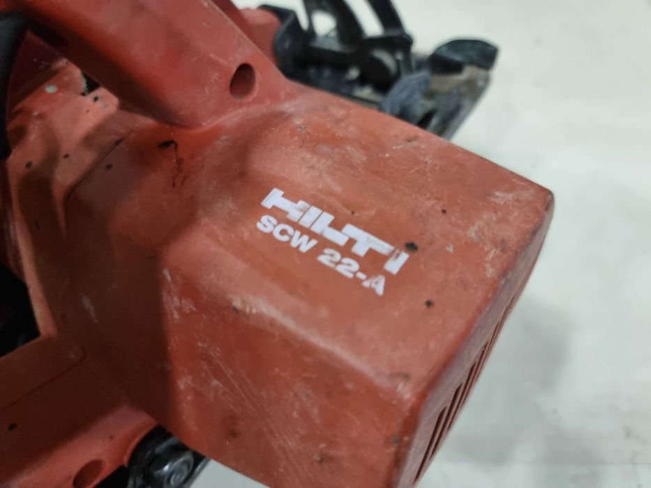 Акумулаторен ръчен циркуляр HiLTi