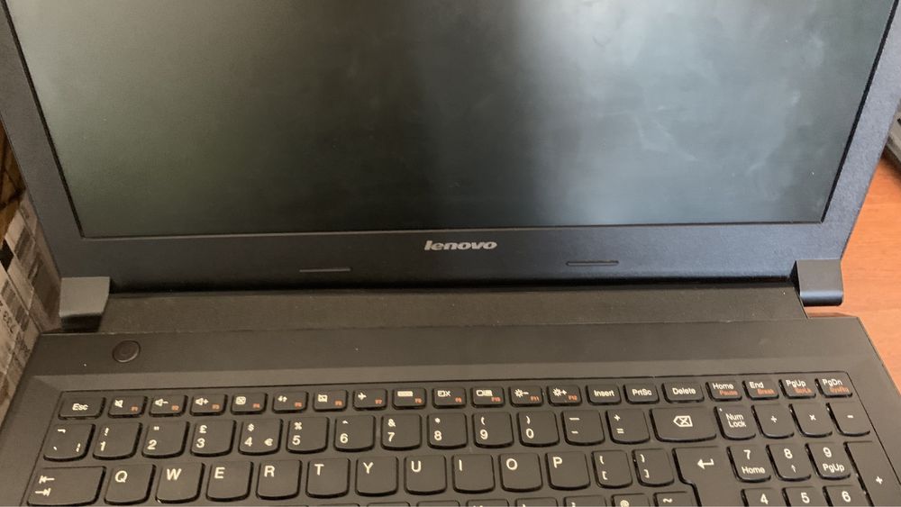 Laptop Lenovo, model 80EV