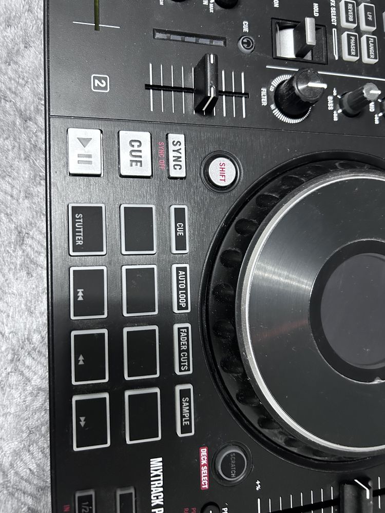 Dj контролер Numark Mixtrack Platinum fx