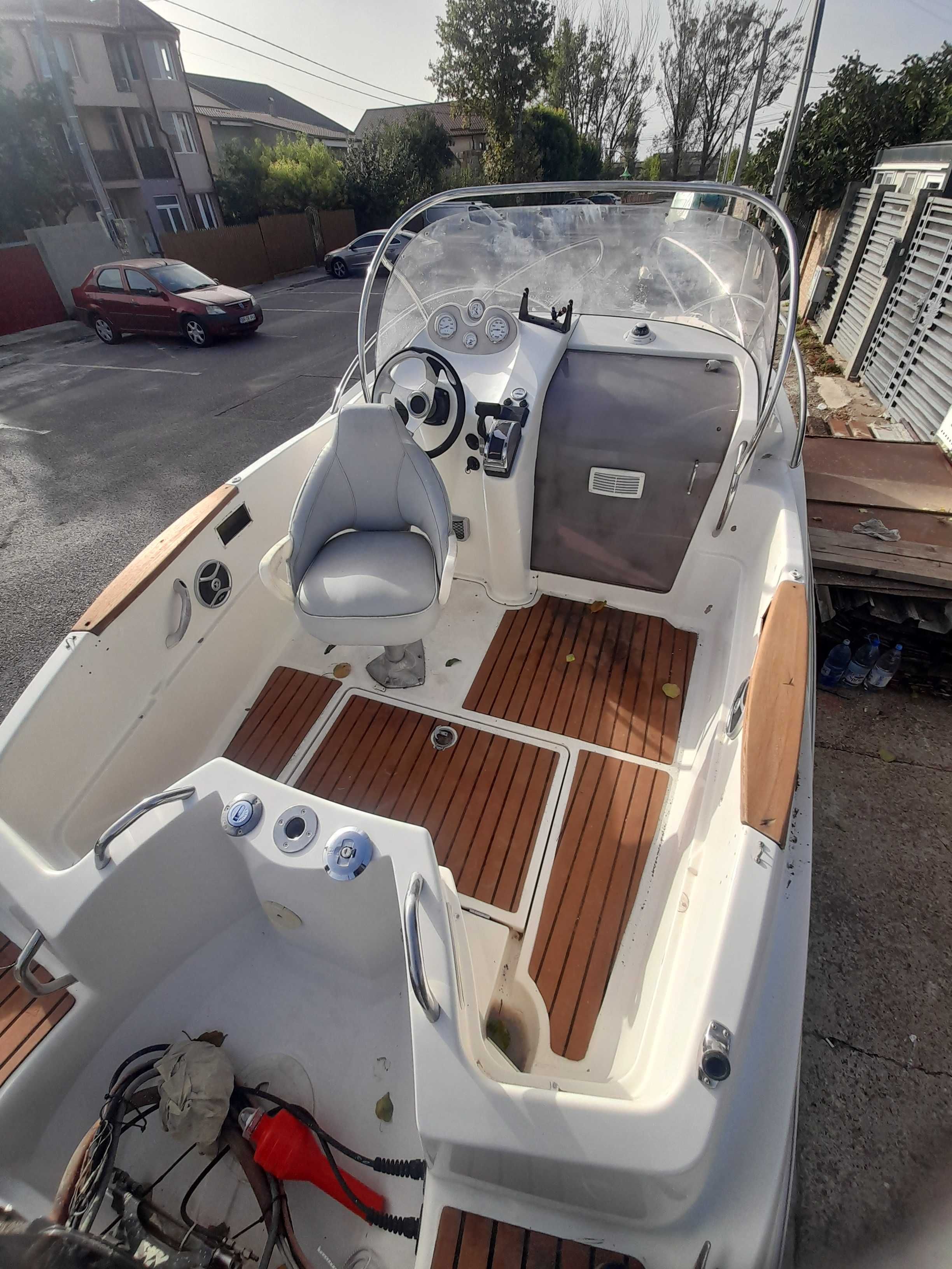 Quicksilver 555, mariner 115 cp 4t inj, peridoc inmatriculat
