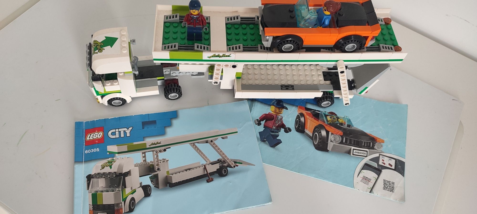 Vând Lego City Transportator de masini