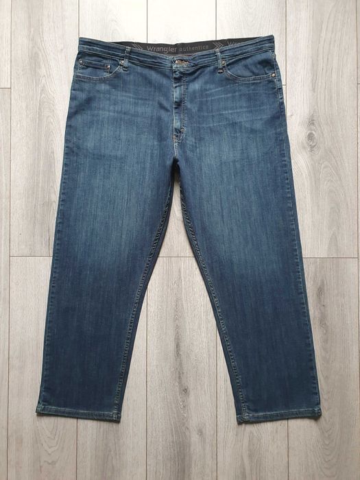 Blugi WRANGLER Authentics - Marime W42 L29 (Talie 112 cm)