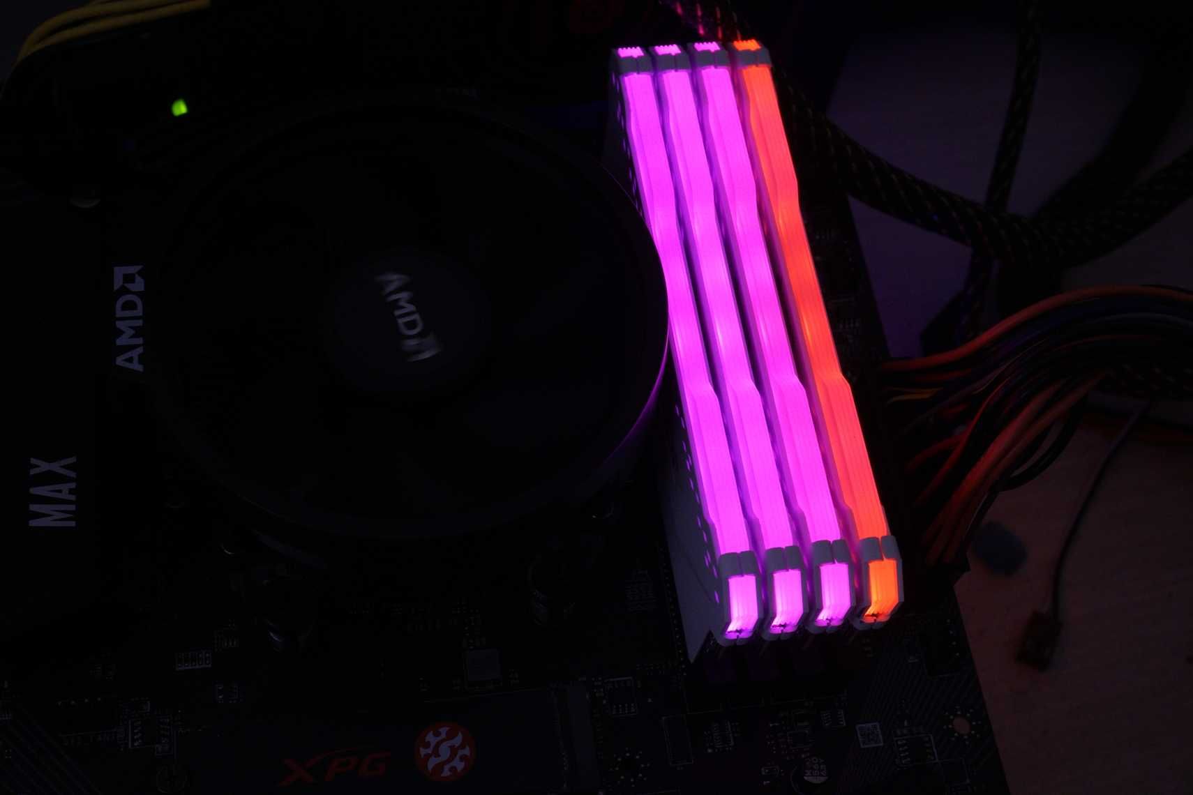 32GB(4x8) Corsair VENGEANCE RGB PRO (WHITE) DDR4 3600 cl18