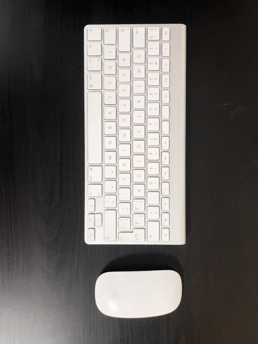 Apple Mac Pro Tower Trash Can 3.7 GHz Intel Xenon 12Gb RAM 250Gb SSD