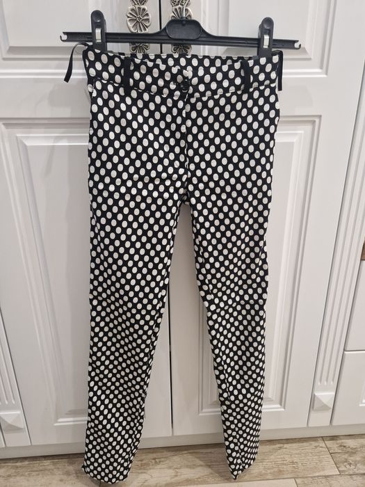 Lucy Fashion - Елегантен панталон на точки черно с бяло