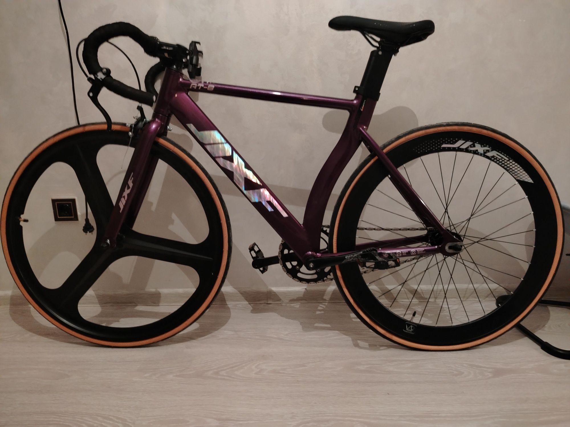 Fixed gear JIXF AT8