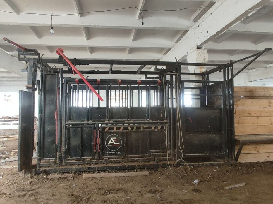 Станок фиксатор для скота( КРС, лошадей).