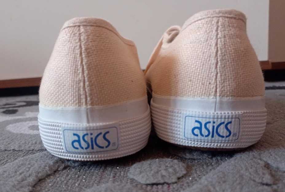 Оригинални дамски кецове Asics