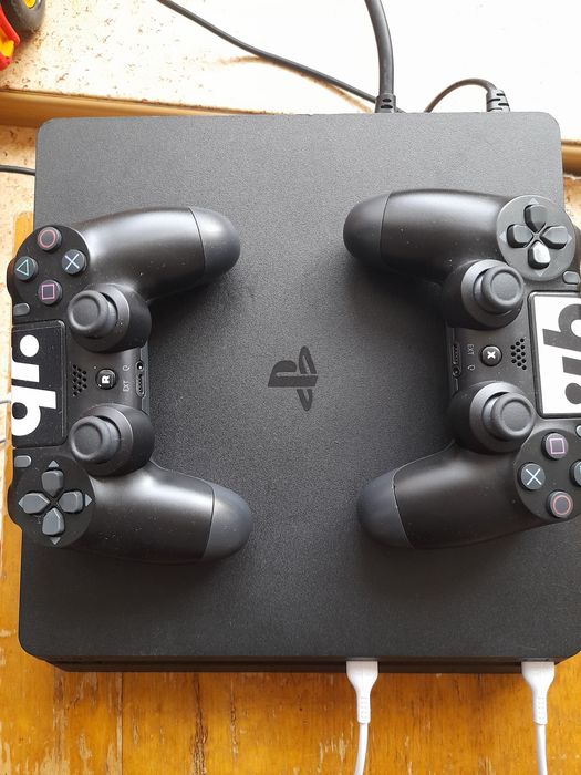 Sony Playstation 4 Slim 1tb